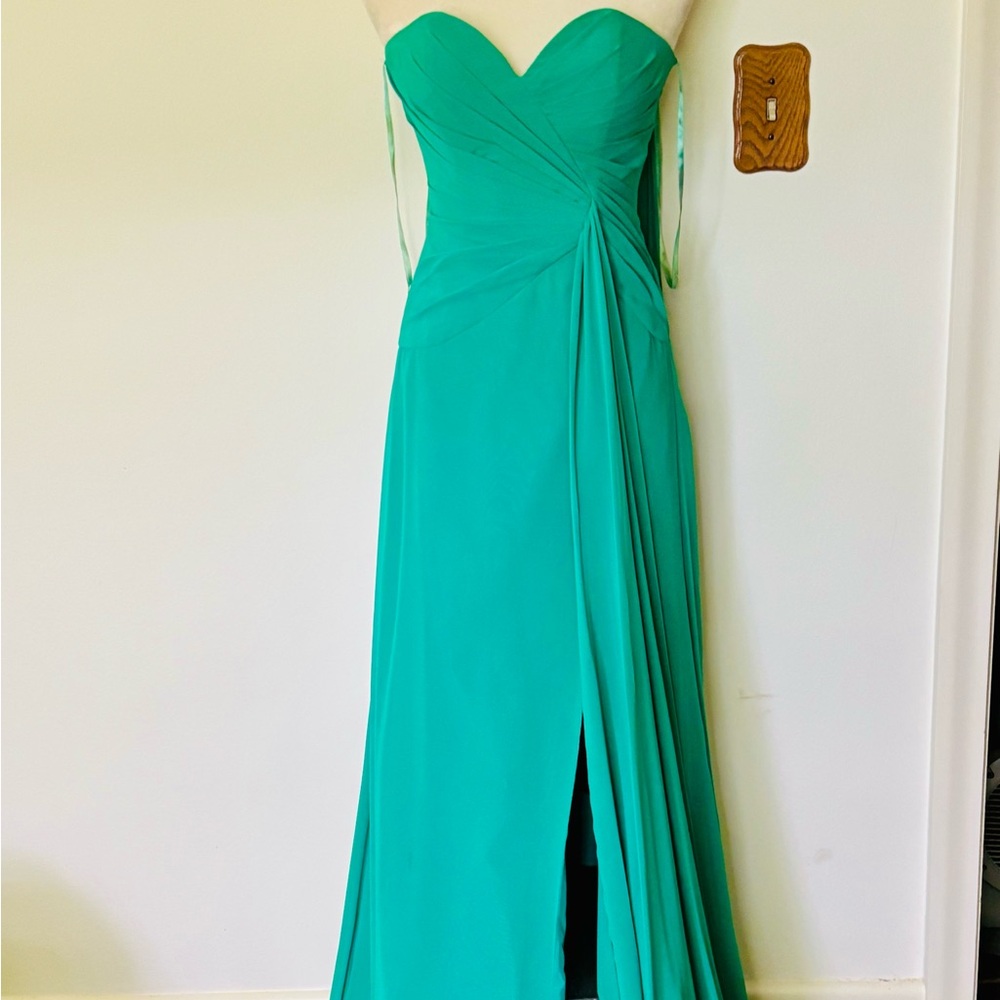 Faviana Boutique US 8 Strapless Kelly Green Formal Prom Gown with Slit and Cape